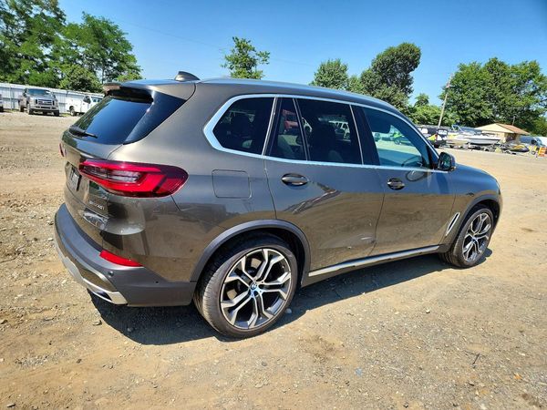 2023 BMW X5 sDrive40i