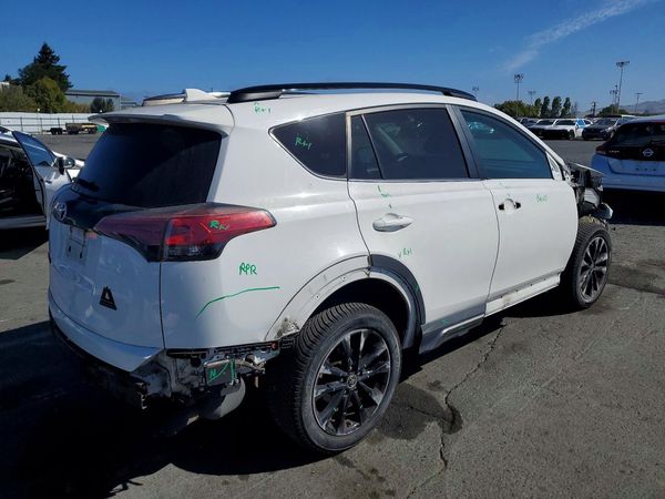 2018 TOYOTA RAV4 Adventure/XLE