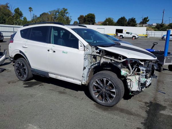 2018 TOYOTA RAV4 Adventure/XLE