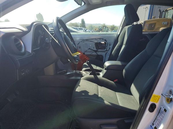 2018 TOYOTA RAV4 Adventure/XLE