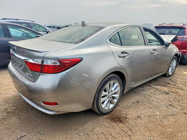2015 LEXUS ES
