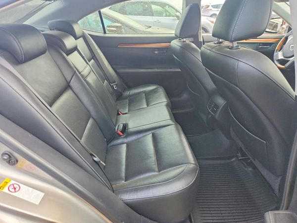 2015 LEXUS ES