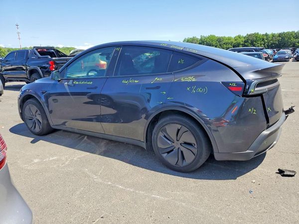 2026 TESLA MODEL Y