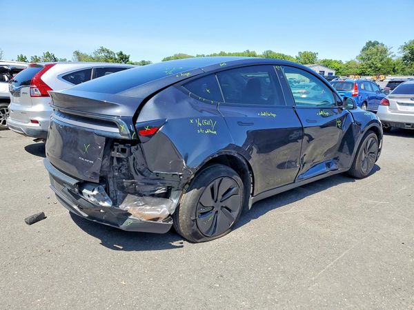 2026 TESLA MODEL Y