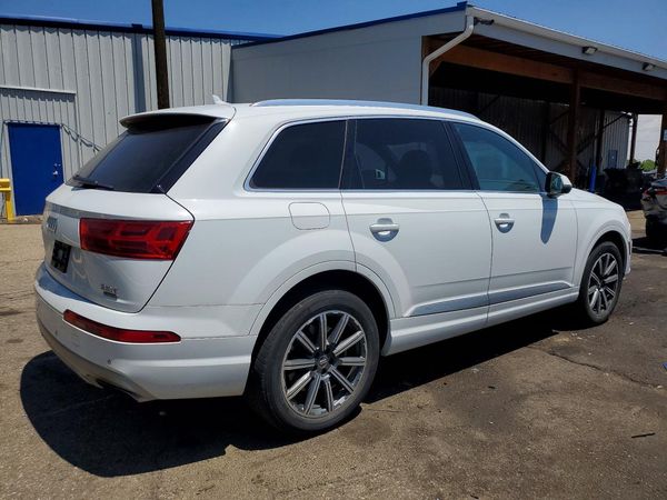 2017 AUDI Q7 quattro Premium Plus