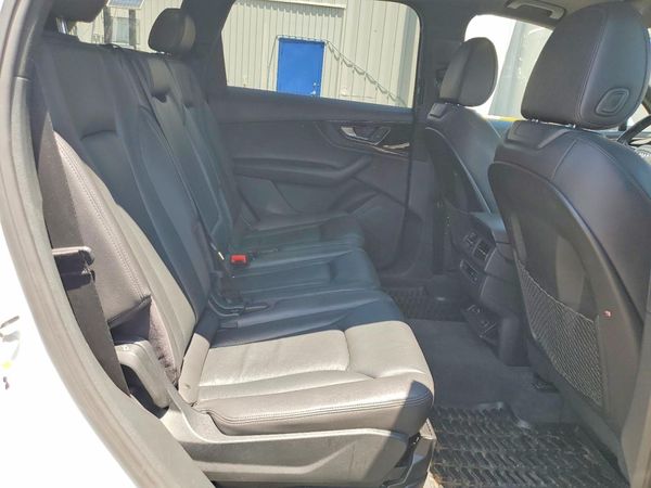 2017 AUDI Q7 quattro Premium Plus