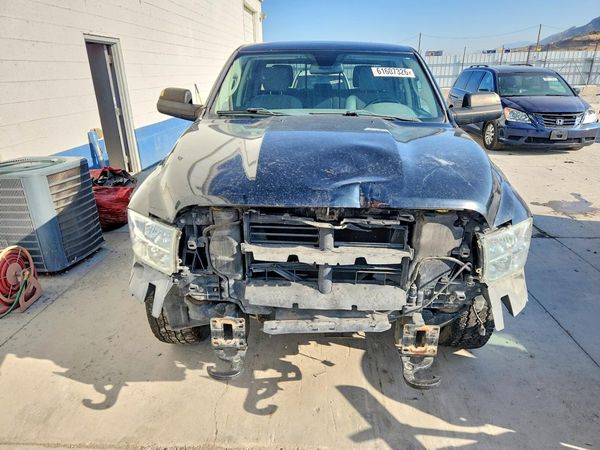 2013 RAM 1500 SLT