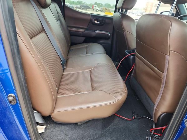 2017 TOYOTA TACOMA Limited