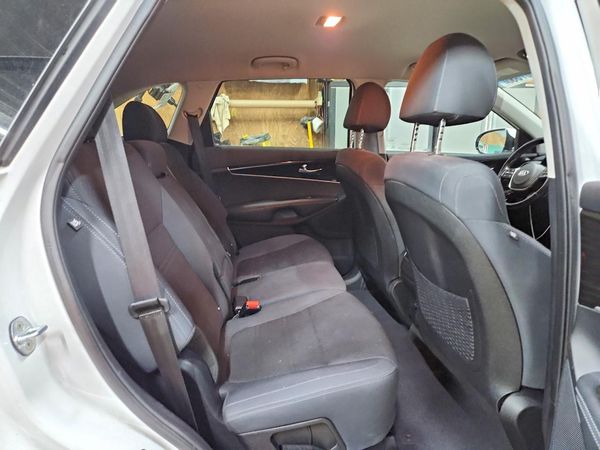 2019 KIA SORENTO L, LX, S