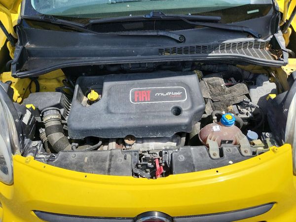 2018 FIAT 500 TREKKING — Engine bay