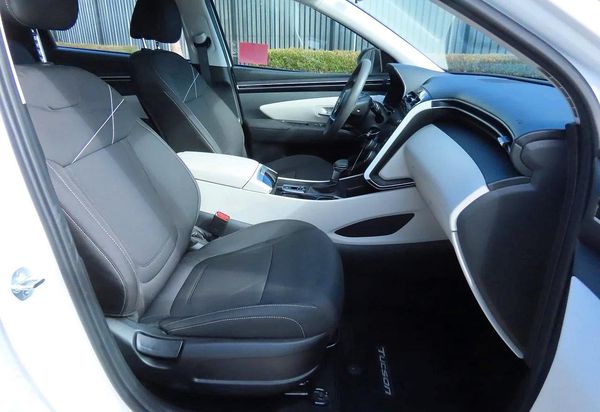 2024 HYUNDAI TUCSON SE