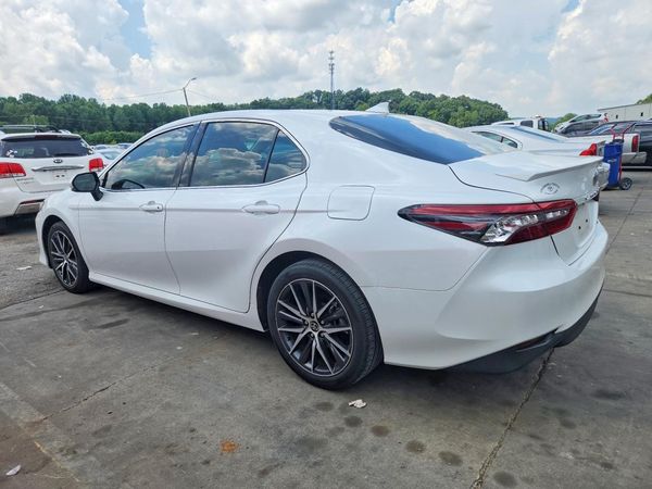 2021 TOYOTA CAMRY XLE