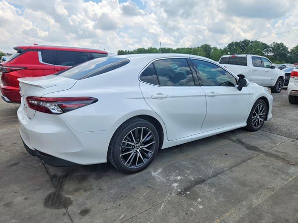 2021 TOYOTA CAMRY XLE