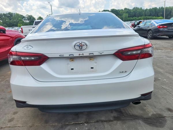 2021 TOYOTA CAMRY XLE