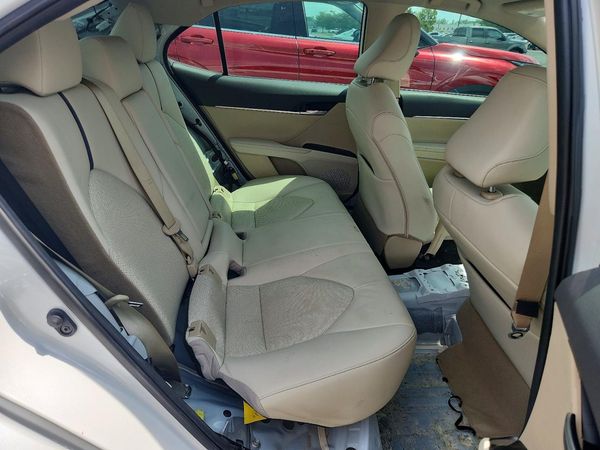 2021 TOYOTA CAMRY XLE