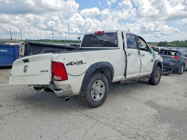 2017 RAM 2500 SLT CREW CAB 4X4
