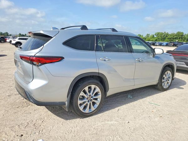 2022 TOYOTA HIGHLANDER Limited