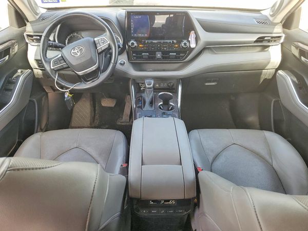 2022 TOYOTA HIGHLANDER Limited