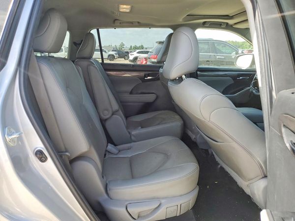 2022 TOYOTA HIGHLANDER Limited