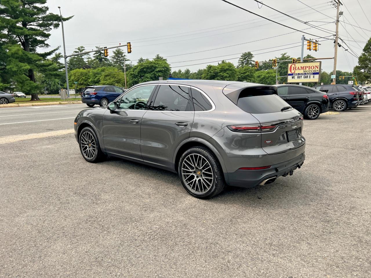 2019 PORSCHE CAYENNE
