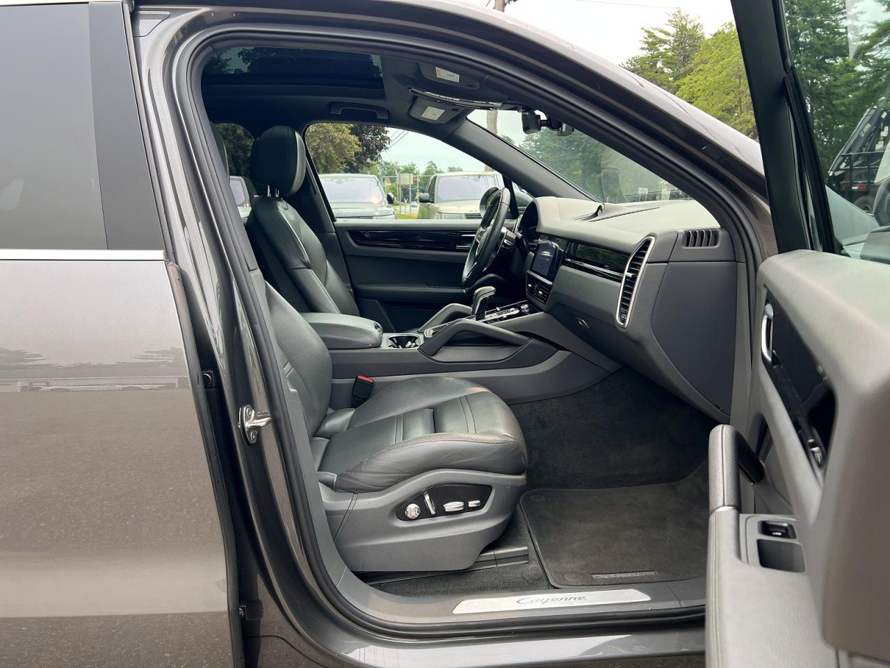 2019 PORSCHE CAYENNE