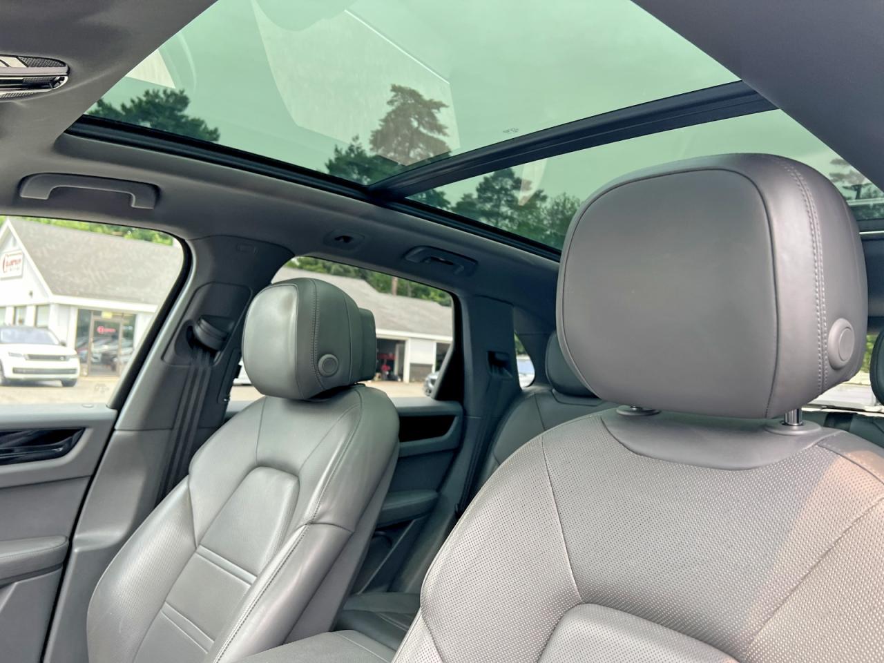 2019 PORSCHE CAYENNE