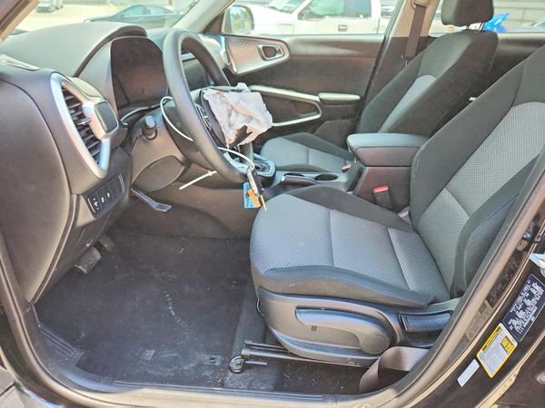 2024 KIA SOUL LX, S