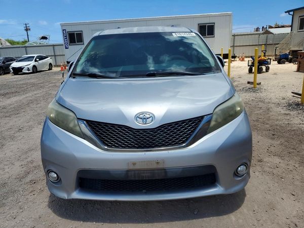 2012 TOYOTA SIENNA
