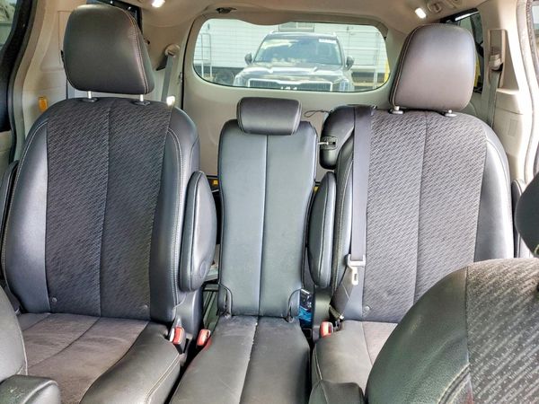 2012 TOYOTA SIENNA