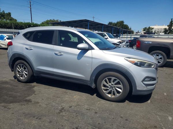 2016 HYUNDAI TUCSON
