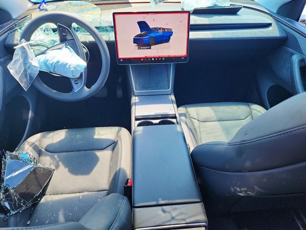 2026 TESLA MODEL Y