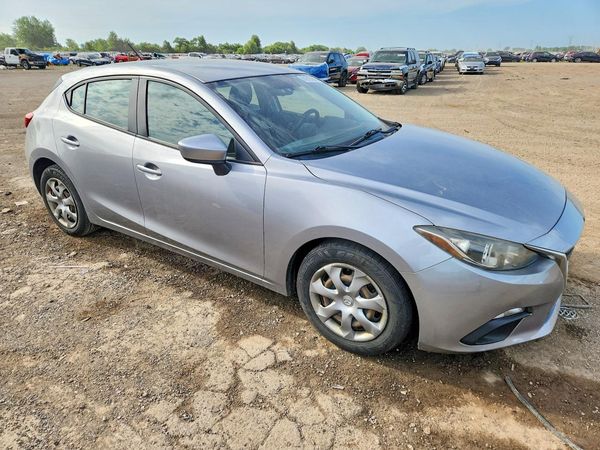 2016 MAZDA 3 SV/Base