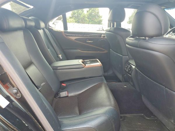 2017 LEXUS LS 460