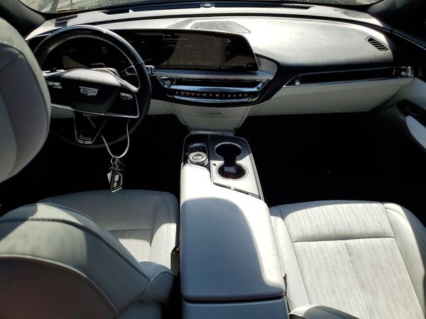 2024 CADILLAC LYRIQ Lux-2