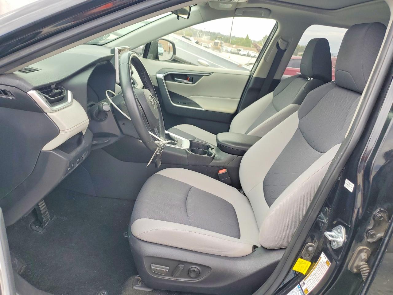 2019 TOYOTA RAV4 XLE / XLE Premium 4WD