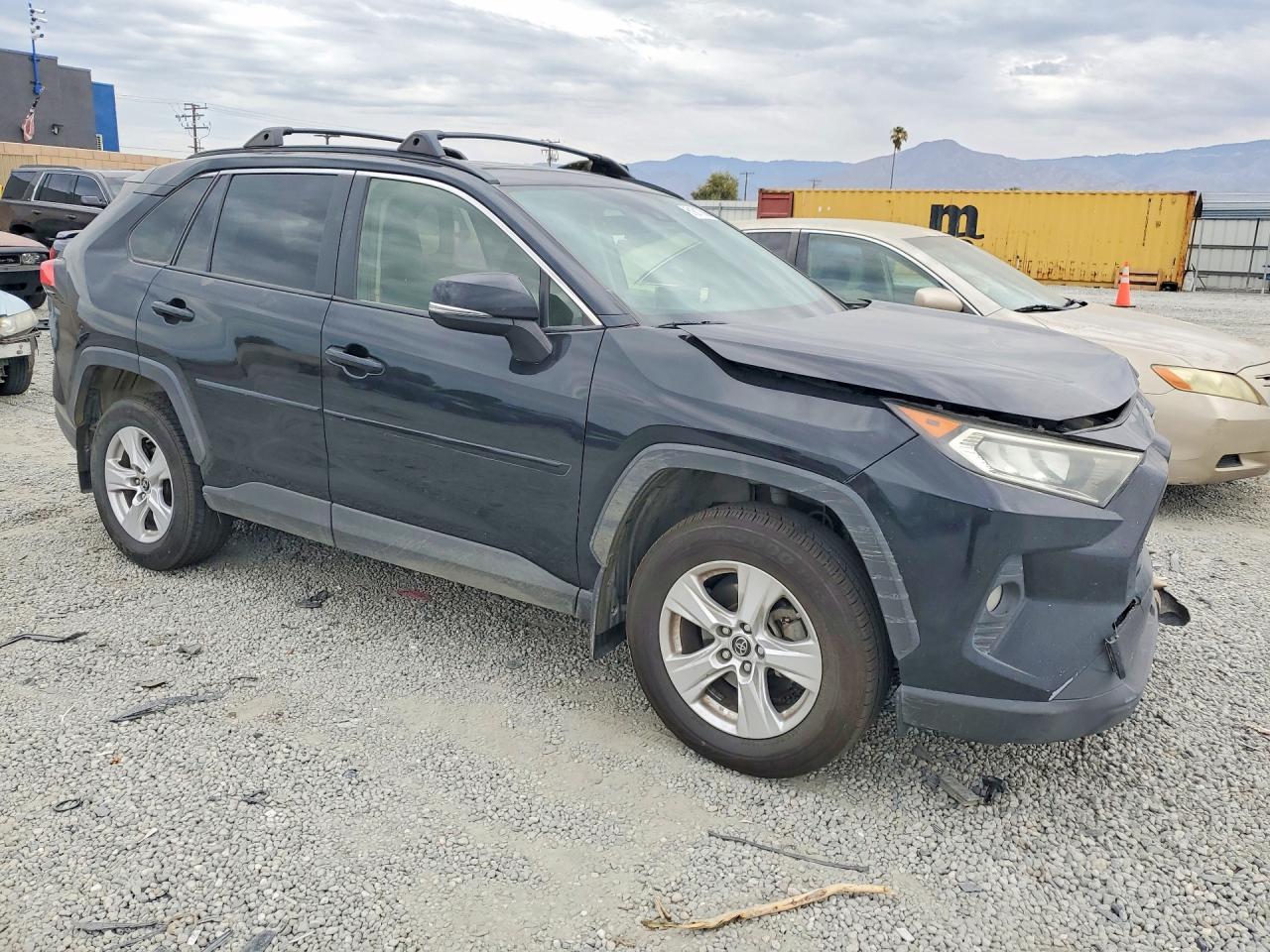 2019 TOYOTA RAV4 XLE / XLE Premium 4WD