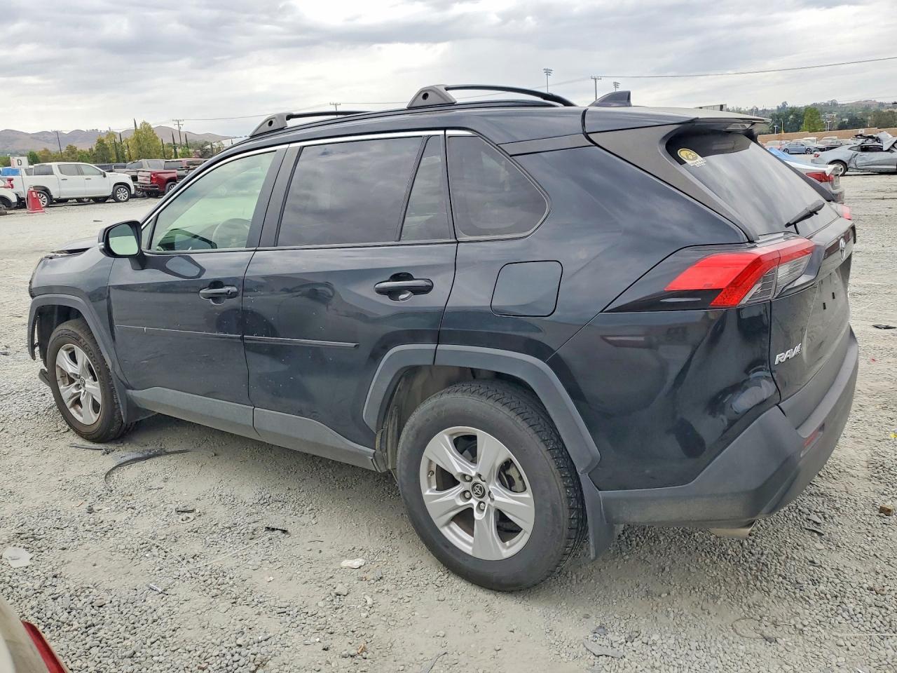 2019 TOYOTA RAV4 XLE / XLE Premium 4WD