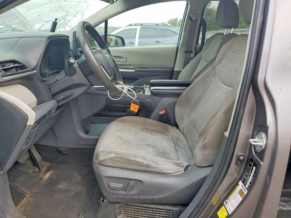 2021 TOYOTA SIENNA LE