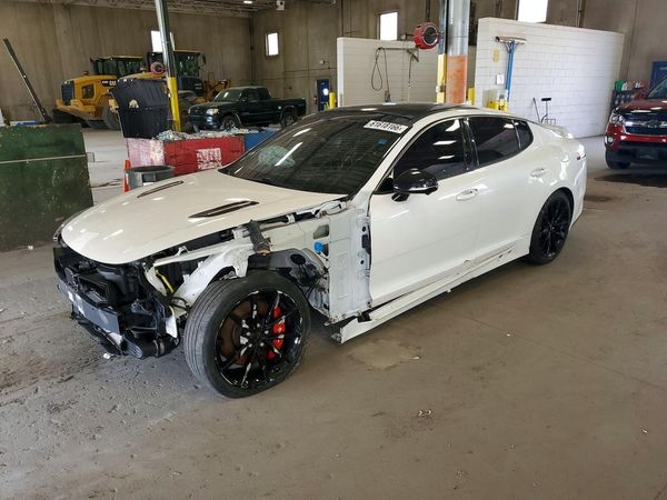 2022 KIA STINGER