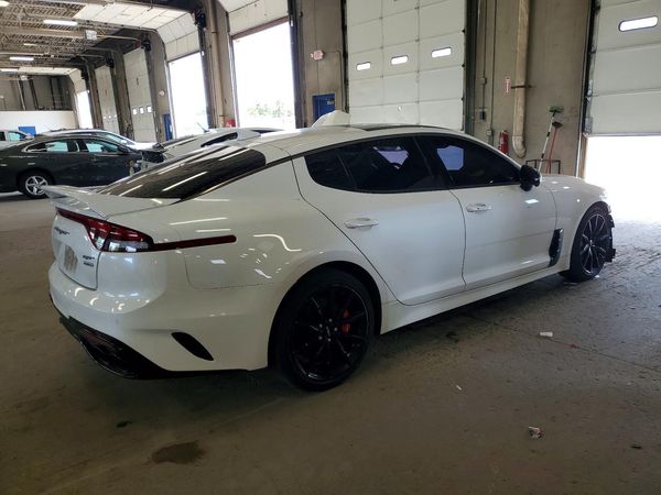 2022 KIA STINGER
