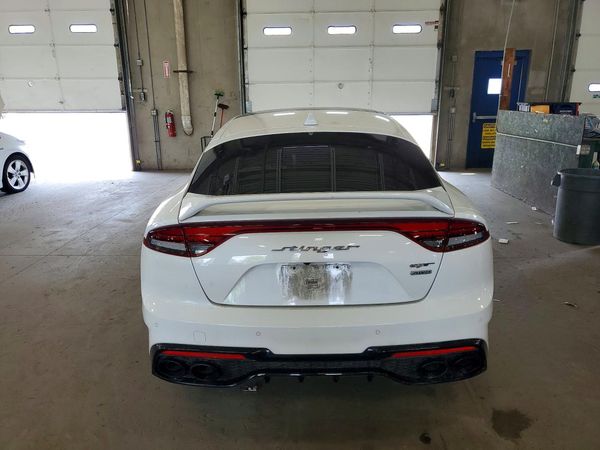 2022 KIA STINGER