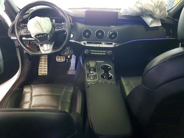 2022 KIA STINGER