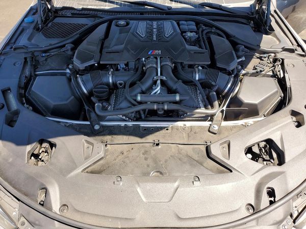 2021 BMW M8