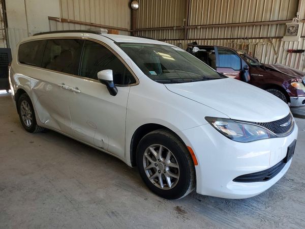 2020 CHRYSLER VOYAGER LXI
