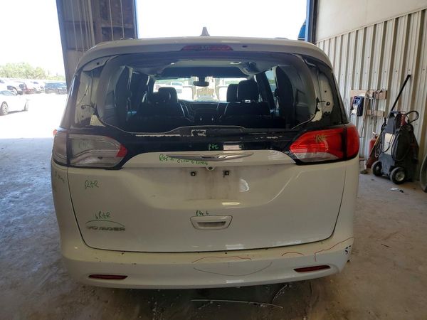 2020 CHRYSLER VOYAGER LXI