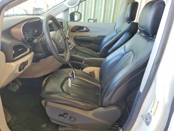 2020 CHRYSLER VOYAGER LXI