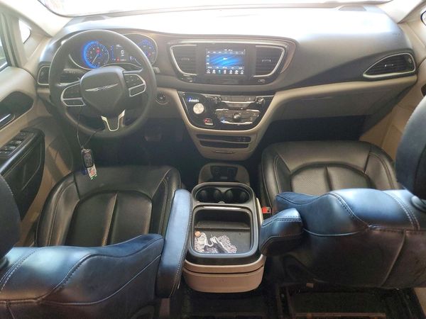 2020 CHRYSLER VOYAGER LXI