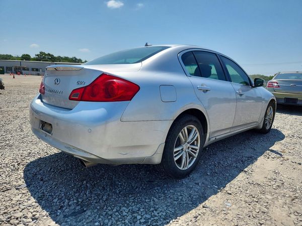 2013 INFINITI G37