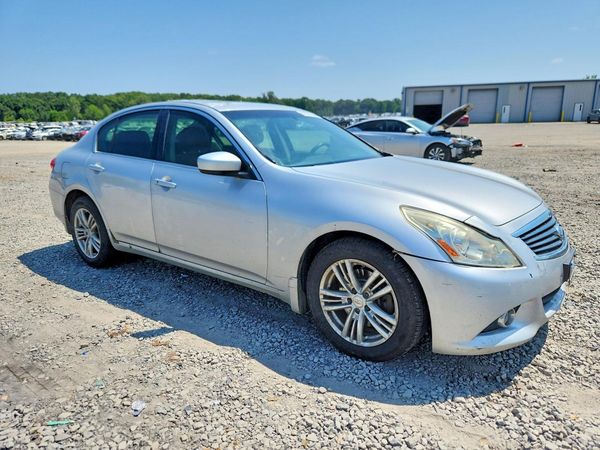 2013 INFINITI G37