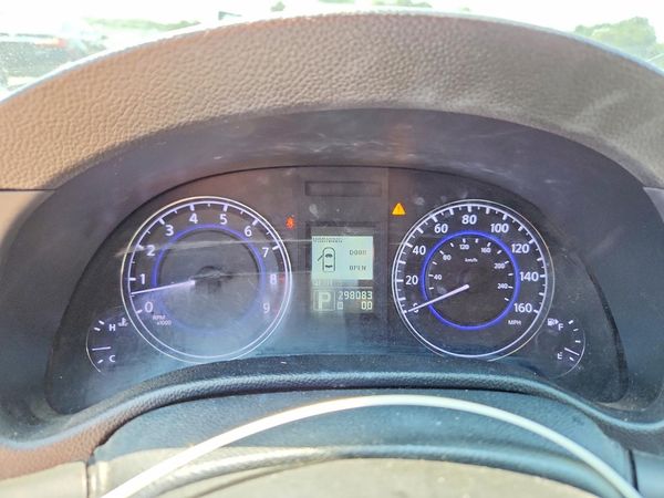 2013 INFINITI G37